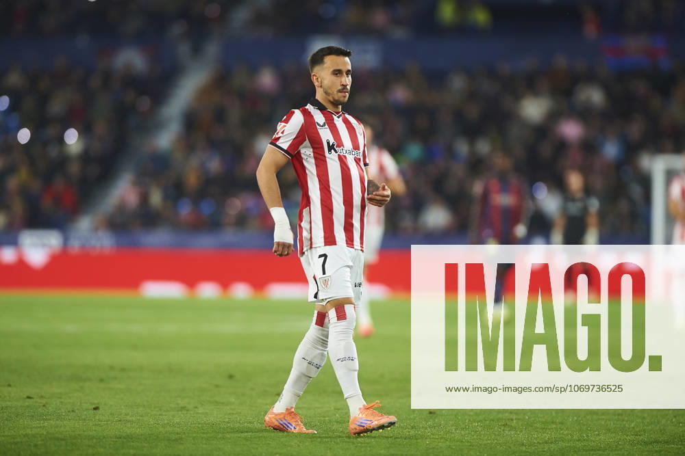 Alex Berenguer (Athletic Club) during the LaLiga EA Sports match between Levante UD and Athletic Club at Ciudad de Valencia on November 29, 2025 in Valencia, Spain. (Photo by Maria Jose Segovia DeFodi Images)