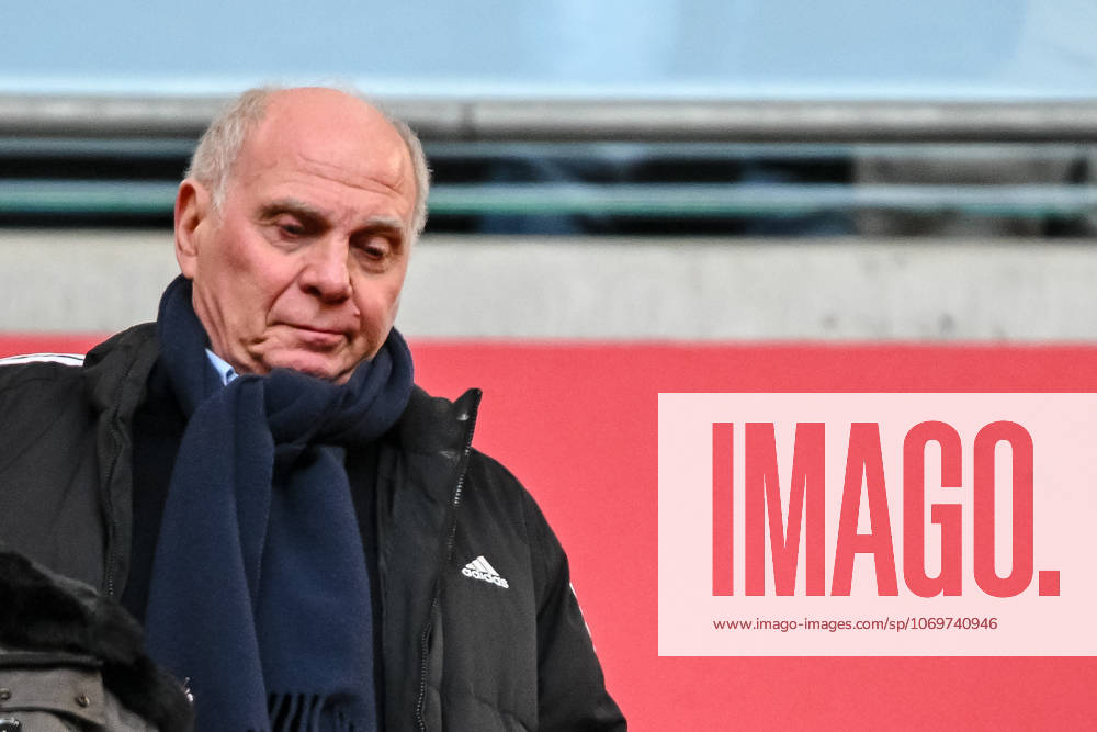 Uli Hoeneß Schaut waehrend des spiels der Bundesliga zwischen FC Bayern München und FC St. Pauli, Allianz Arena am 29. November 2025 in München, Deutschland. (Foto von Harry Langer DeFodi Images) +++ Uli Hoeneß Looks on during the Bundesliga match between FC Bayern München and FC St. Pauli at Allianz Arena on November 29, 2025 in München, Germany. (Photo by Harry Langer DeFodi Images) DFL regulations prohibit any use of photographs as image sequences and or quasi-video. (Photo by Harry Langer DeFodi Images) DFL regulations prohibit any use of photographs as image sequences and or quasi-video.
