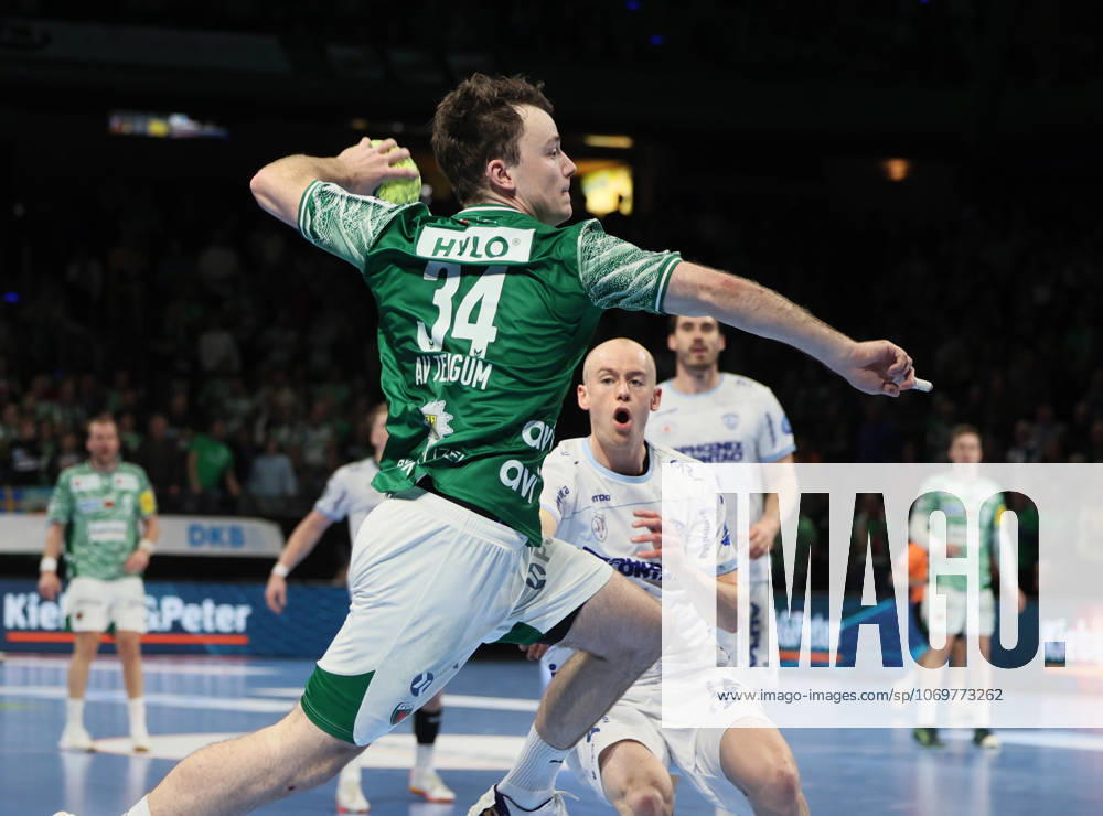 GER HBL Saison 2025 2026 FÜCHSE Berlin vs TBV Lemgo Lippe, 30.11.25, Max-Schmeling-Halle, Berlin, Hakun WEST AV TEIGUM (Füchse Berlin 34)