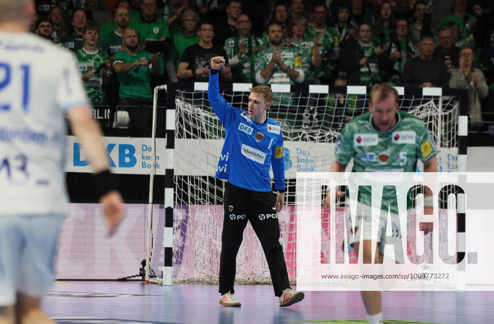 GER HBL Saison 2025 2026 FÜCHSE Berlin vs TBV Lemgo Lippe, 30.11.25, Max-Schmeling-Halle, Berlin, Lasse LUDWIG (Füchse Berlin 1) jubelt nach erfolgreicher Parade, Faust. Emotion