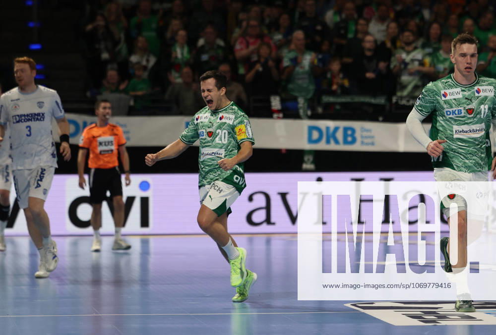 GER HBL Saison 2025 2026 FÜCHSE Berlin vs TBV Lemgo Lippe, 30.11.25, Max-Schmeling-Halle, Berlin, Tim FREIHÖFER (Füchse Berlin 20) jubelt nach Torerfolg