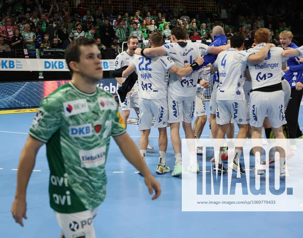 GER HBL Saison 2025 2026 FÜCHSE Berlin vs TBV Lemgo Lippe, 30.11.25, Max-Schmeling-Halle, Berlin, TBV Lemgo Lippe feiert den Auswärtssieg