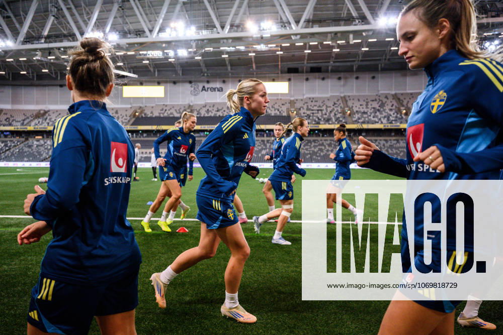 Hanna Lundkvist of the Swedish women s national football team at a training session on December 1, 2025 in Stockholm. Photo: Jesper Zerman BILDBYRAN kod JZ JZ0652 fotboll football soccer fotball nations league uefa womens nations league träning practice training sverige sweden dam bbeng