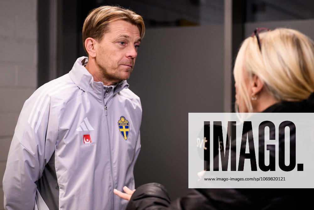 Head coach Tony Gustavsson of the Swedish women s national football team in the mixed zone after a training session on December 1, 2025 in Stockholm. Photo: Jesper Zerman BILDBYRAN kod JZ JZ0652 fotboll football soccer fotball nations league uefa womens nations league träning practice training sverige sweden dam bbeng