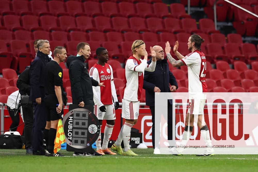 , JohanCruyff Arena , season 2025 2026 , Dutch Eredivisie Football , match between Ajax and FC Groningen (replay) , Picture shows , Ajax player Kasper Dolberg, Ajax player Wout Weghorst Ajax - Groningen (replay) x32313250x