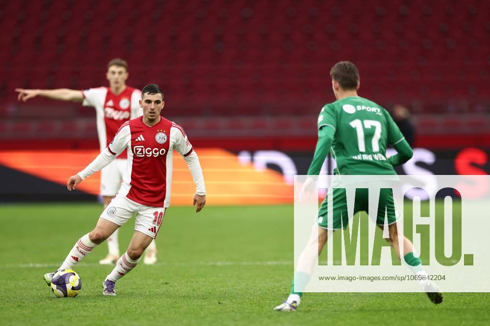 , JohanCruyff Arena , season 2025 2026 , Dutch Eredivisie Football , match between Ajax and FC Groningen (replay) , Picture shows , Ajax player Oscar Gloukh Ajax - Groningen (replay) x32313316x