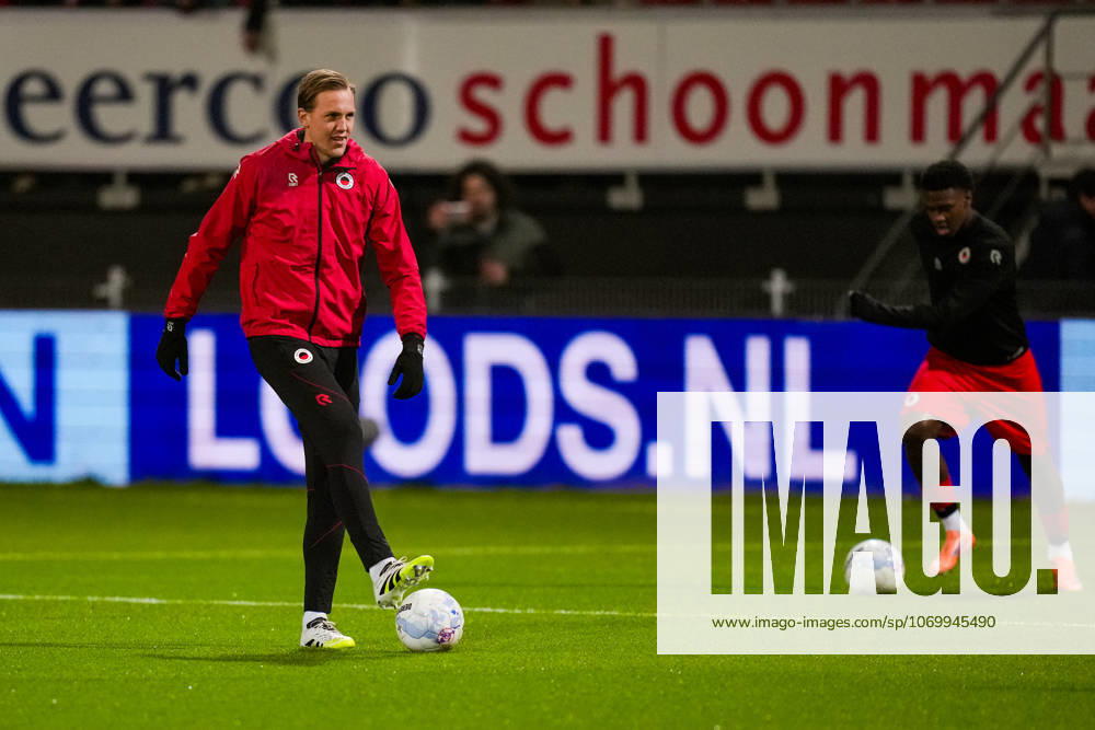 Eredivisie: Excelsior Rotterdam v FC Groningen Rotterdam - Adam Carlen of SBV Excelsior Rotterdam during the fifteenth competition round of the 2025 2026 Eredivisie season. The match is set between Excelsior Rotterdam and FC Groningen at Stadion Woudestein on 5 December 2025 in Rotterdam, The Netherlands. (VK Sportphoto Danny de Groot)