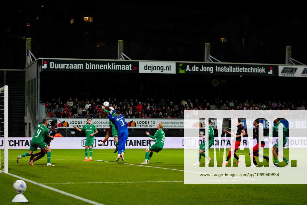 Eredivisie: Excelsior Rotterdam v FC Groningen Rotterdam - Goalkeeper Etienne Vaessen of FC Groningen during the fifteenth competition round of the 2025 2026 Eredivisie season. The match is set between Excelsior Rotterdam and FC Groningen at Stadion Woudestein on 5 December 2025 in Rotterdam, The Netherlands. (VK Sportphoto Danny de Groot)