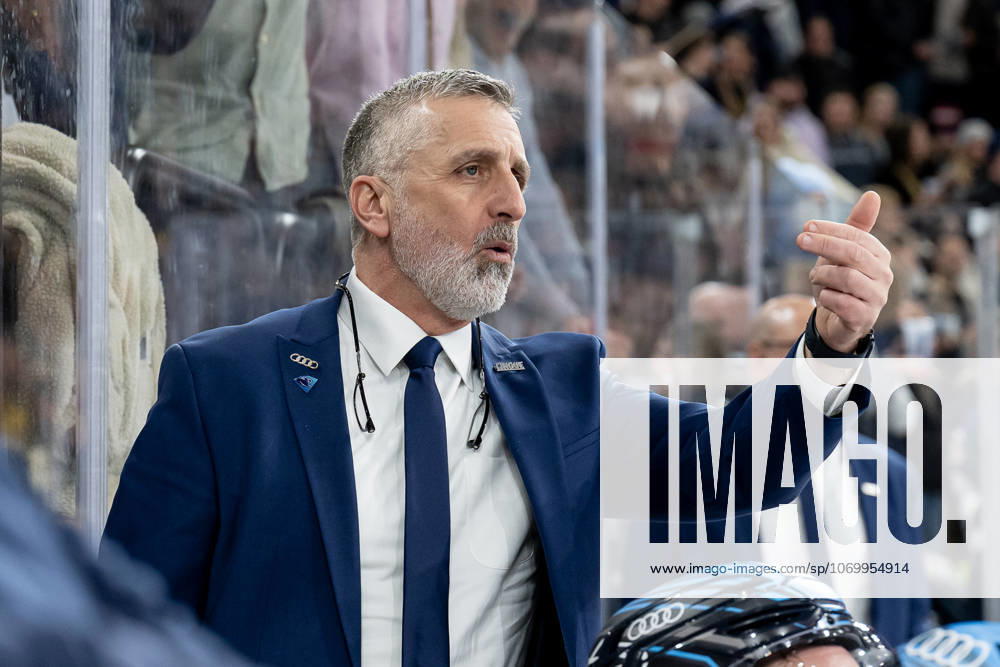Mark French (Chef-Trainer, ERC Ingolstadt) GER, EHC Red Bull Muenchen vs. ERC Ingolstadt, Eishockey, DEL, 25. Spieltag, Saison 2025 2026, 05.12.2025. GER, EHC Red Bull Muenchen vs. ERC Ingolstadt, Eishockey, DEL, 25. Spieltag, Saison 2025 2026, 05.12.2025. Muenchen