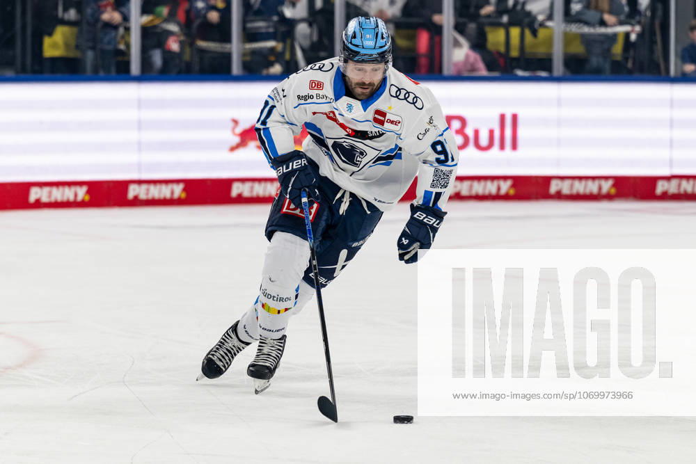 Riley Sheen (ERC Ingolstadt, 91) GER, EHC Red Bull Muenchen vs. ERC Ingolstadt, Eishockey, DEL, 25. Spieltag, Saison 2025 2026, 05.12.2025. GER, EHC Red Bull Muenchen vs. ERC Ingolstadt, Eishockey, DEL, 25. Spieltag, Saison 2025 2026, 05.12.2025. Muenchen