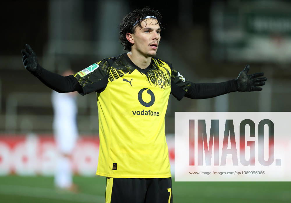 Samstag 06.12.2025, Saison 2025 26, Regionalliga West, 18. Spieltag im Stadion Rote Erde Dortmund, BVB Borussia Dortmund II - SC Paderborn U23, Dortmunder Torjubel zum 1:0: Babis Charalampos Drakas (BVB II)