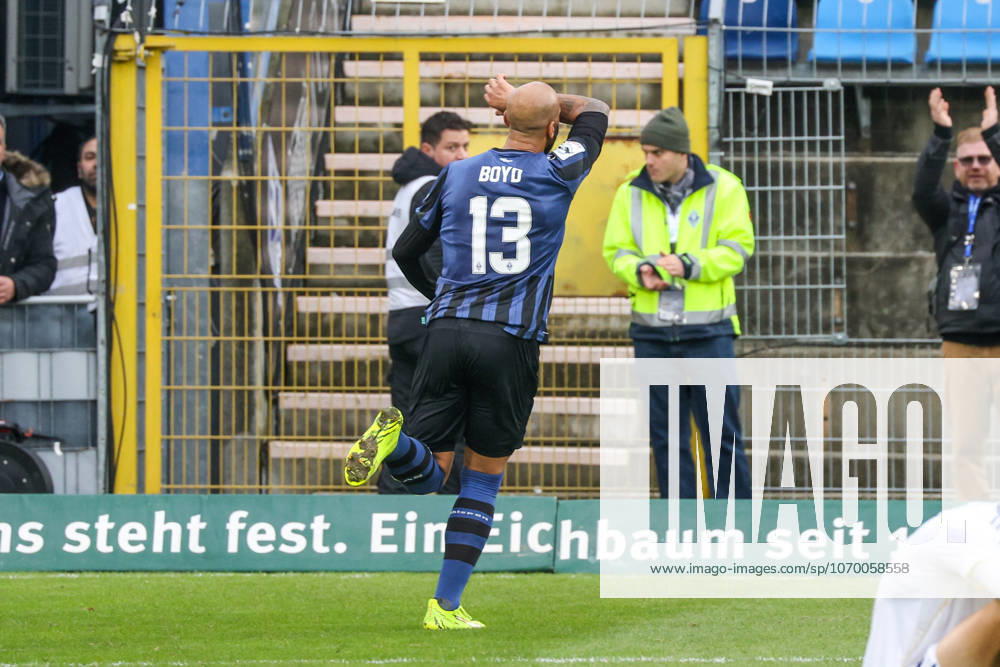 Terrence Boyd (SV Waldhof Mannheim, 13), Tor und Torjubel, Gestik, Freude, Emotionen beim 2:1 Fussball: 3. Liga, 17. Spieltag, SV Waldhof Mannheim vs. 1. FC Saarbrücken am 07.12.2025 in Mannheim (Carl-Benz-Stadion), Deutschland Mannheim Carl-Benz-Stadion Deutschland