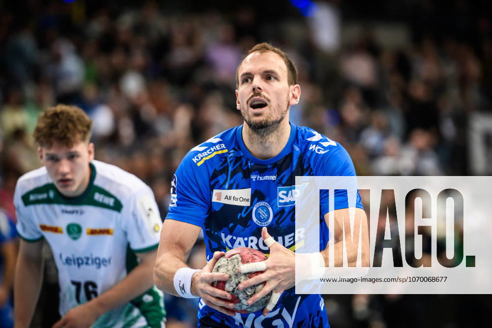 Kai Haefner (TVB Stuttgart, 34) GER, TVB Stuttgart - SC DHfK Leipzig, DAIKIN HBL, Handball, Bundesliga, 15. Spieltag, Spielzeit 2025 2026, 07.12.2025 GER, TVB Stuttgart - SC DHfK Leipzig, DAIKIN HBL, Handball, Bundesliga, 15. Spieltag, Spielzeit 2025 2026, 07.12.2025 Stuttgart