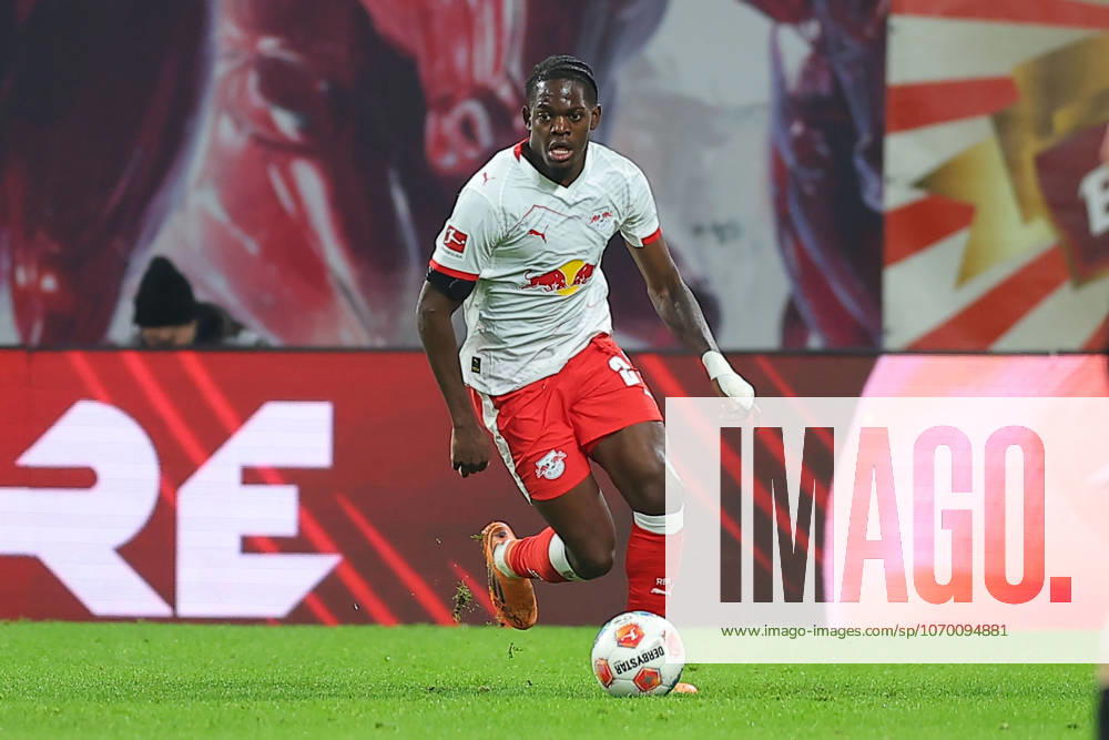 RB Leipzig - Frankfurt Bundesliga Leipzig, 06.12.2025, Red Bull Arena, Fußball, Männer, Saison 2025 2026, 1. Bundesliga, 13. Spieltag, RB Leipzig - Eintracht Frankfurt 6:0 (2:0) , Im Bild: Castello Lukeba (23, RB Leipzig) ,