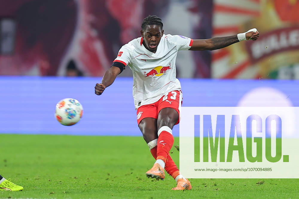 RB Leipzig - Frankfurt Bundesliga Leipzig, 06.12.2025, Red Bull Arena, Fußball, Männer, Saison 2025 2026, 1. Bundesliga, 13. Spieltag, RB Leipzig - Eintracht Frankfurt 6:0 (2:0) , Im Bild: Castello Lukeba (23, RB Leipzig) ,