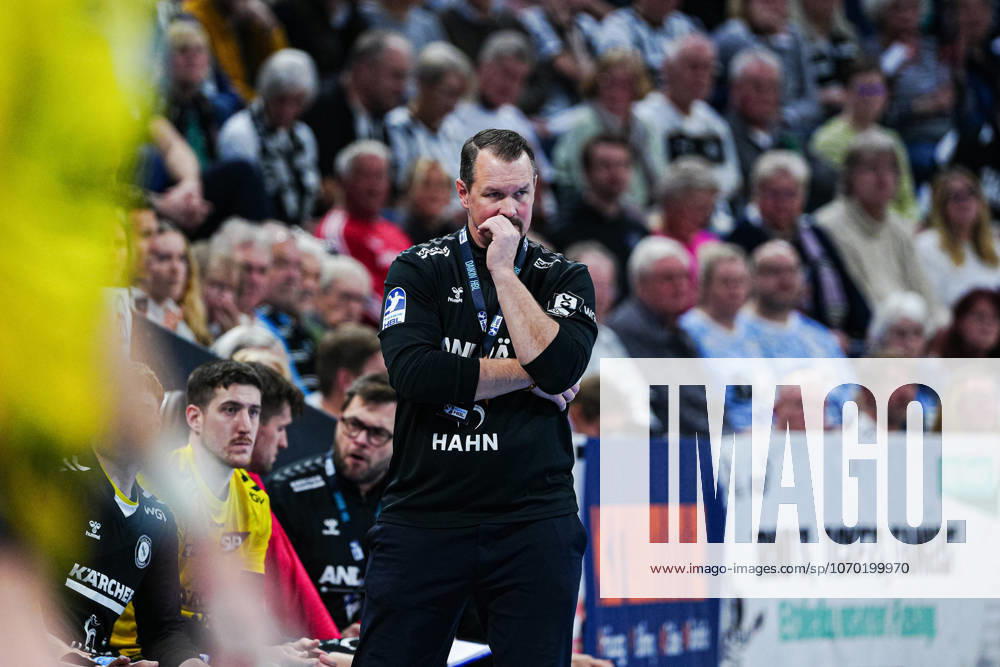 Mischa Kaufmann (TVB Stuttgart, Trainer) GER, THW Kiel vs. TVB Stuttgart, Handball, 1. Bundesliga, Spieltag 16, Saison 2025 2026, 10.12.2025 GER, THW Kiel vs. TVB Stuttgart, Handball, 1. Bundesliga, Spieltag 16, Saison 2025 2026, 10.12.2025 Kiel