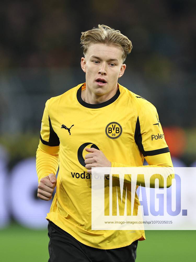 DORTMUND - Daniel Svensson of Borussia Dortmund during the Champions League match between Borussia Dortmund and FK Bodo Glimt at Signal Iduna Park on December 10, 2025, in Dortmund, Germany. ANP Hollandse Hoogte Bart Stoutjesdijk UEFA Champions League 2025 26 ANPxSportx StoutjesdijkxIVx 544582603 originalFilename: 544582603