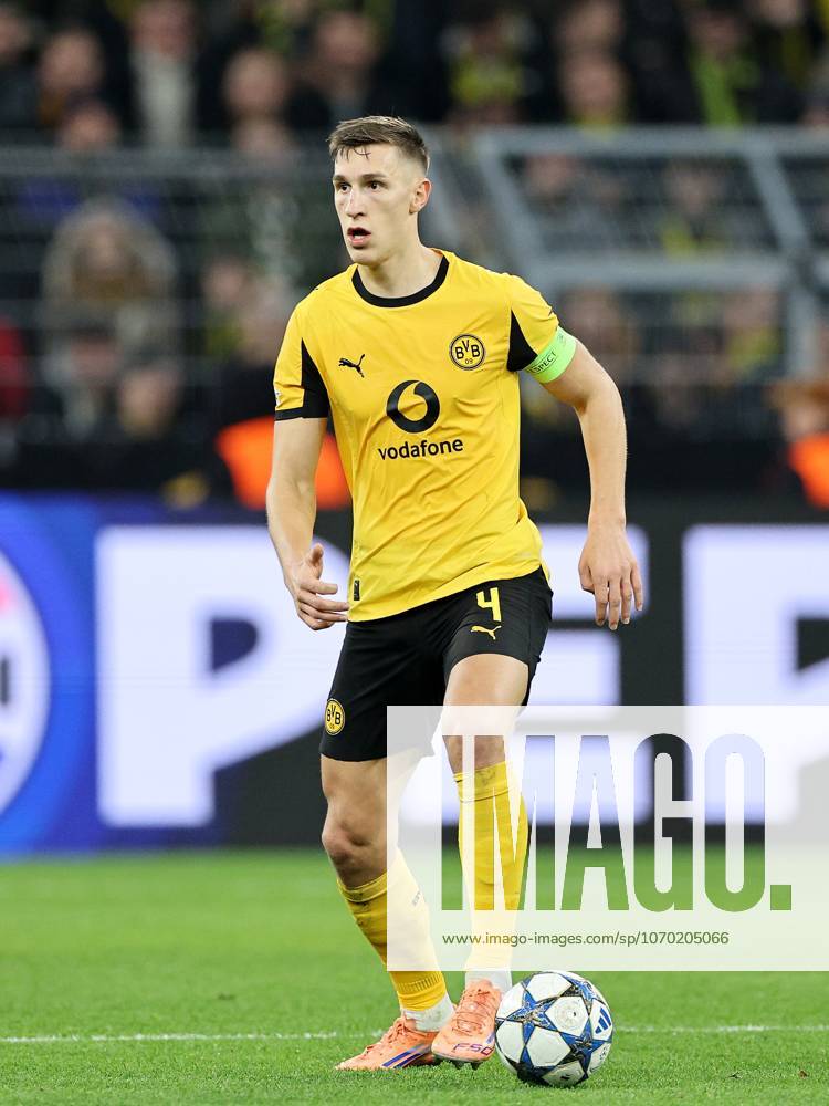 DORTMUND - Nico Schlotterbeck of Borussia Dortmund during the Champions League match between Borussia Dortmund and FK Bodo Glimt at Signal Iduna Park on December 10, 2025, in Dortmund, Germany. ANP Hollandse Hoogte Bart Stoutjesdijk UEFA Champions League 2025 26 ANPxSportx StoutjesdijkxIVx 544582647 originalFilename: 544582647