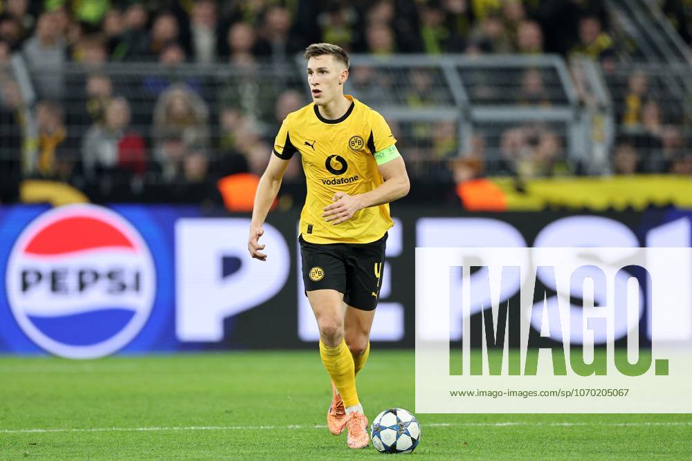 DORTMUND - Nico Schlotterbeck of Borussia Dortmund during the Champions League match between Borussia Dortmund and FK Bodo Glimt at Signal Iduna Park on December 10, 2025, in Dortmund, Germany. ANP Hollandse Hoogte Bart Stoutjesdijk UEFA Champions League 2025 26 ANPxSportx StoutjesdijkxIVx 544582654 originalFilename: 544582654