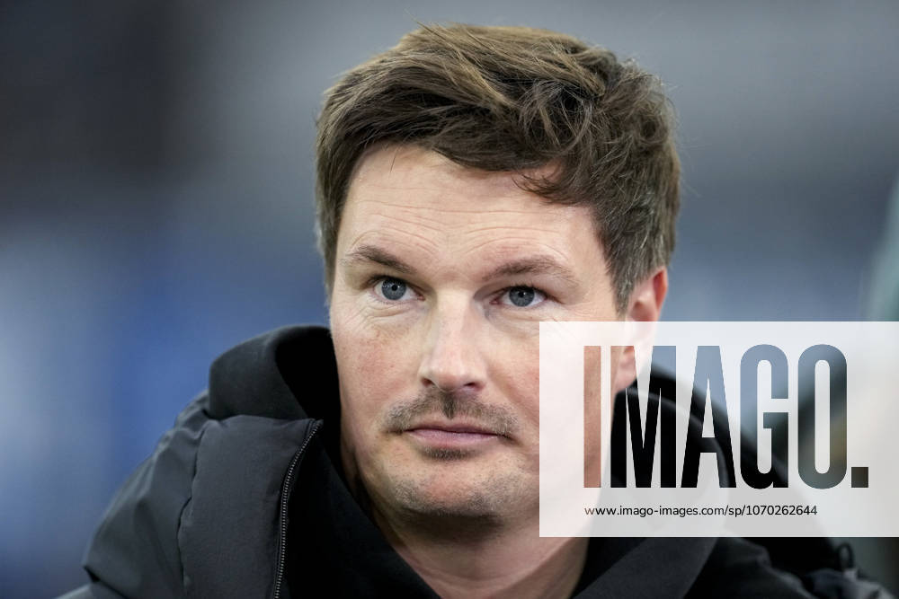 Merlin Polzin (Trainer, Cheftrainer, HSV), Einzelbild, Einzelfoto, Aktion, Action, Porträt, Portrait, 13.12.2025, Sinsheim (Deutschland), Fussball, Bundesliga, TSG 1899 Hoffenheim - Hamburger SV, DFB DFL REGULATIONS PROHIBIT ANY USE OF PHOTOGRAPHS AS IMAGE SEQUENCES AND OR QUASI-VIDEO.
