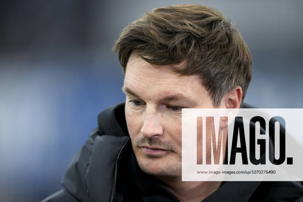 Merlin Polzin (Trainer, Cheftrainer, HSV), Einzelbild, Einzelfoto, Aktion, Action, enttäuscht schauend, Enttäuschung, Frustration, disappointed, pessimistisch, 13.12.2025, Sinsheim (Deutschland), Fussball, Bundesliga, TSG 1899 Hoffenheim - Hamburger SV, DFB DFL REGULATIONS PROHIBIT ANY USE OF PHOTOGRAPHS AS IMAGE SEQUENCES AND OR QUASI-VIDEO.