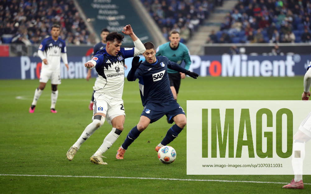 TSG 1899 Hoffenheim - Hamburger SV Deutschland, Sinsheim, 13.12.2025, Fussball, Bundesliga, Saison 2025 2026, TSG 1899 Hoffenheim - Hamburger SV: v.l. Nicolas Capaldo (Hamburger SV), Andrej Kramaric (TSG 1899 Hoffenheim).