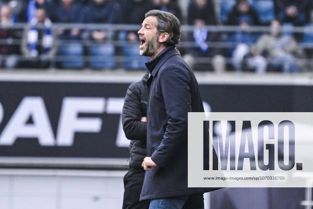 Gent s head coach Rik De Mil pictured during a soccer match between KAA Gent and Royal Antwerp FC, Sunday 14 December 2025 in Gent, on day 18 of the 2025-2026 Jupiler Pro League first division of the Belgian championship. TOM GOYVAERTS TomxGoyvaerts x148818753x