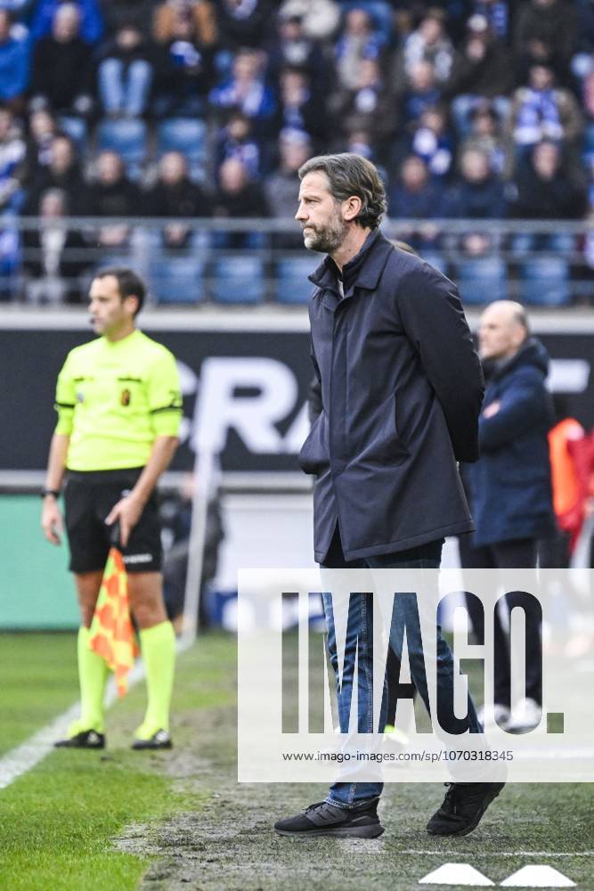 Gent s head coach Rik De Mil pictured during a soccer match between KAA Gent and Royal Antwerp FC, Sunday 14 December 2025 in Gent, on day 18 of the 2025-2026 Jupiler Pro League first division of the Belgian championship. TOM GOYVAERTS TomxGoyvaerts x148822028x