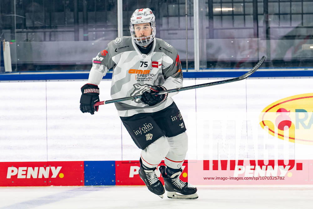 Samuel Dove-McFalls (Nuernberg Ice Tigers, 75) beim Warmup GER, EHC Red Bull Muenchen vs. Nuernberg Ice Tigers, Eishockey, DEL, 28. Spieltag, Saison 2025 2026, 14.12.2025. GER, EHC Red Bull Muenchen vs. Nuernberg Ice Tigers, Eishockey, DEL, 28. Spieltag, Saison 2025 2026, 14.12.2025. Muenchen