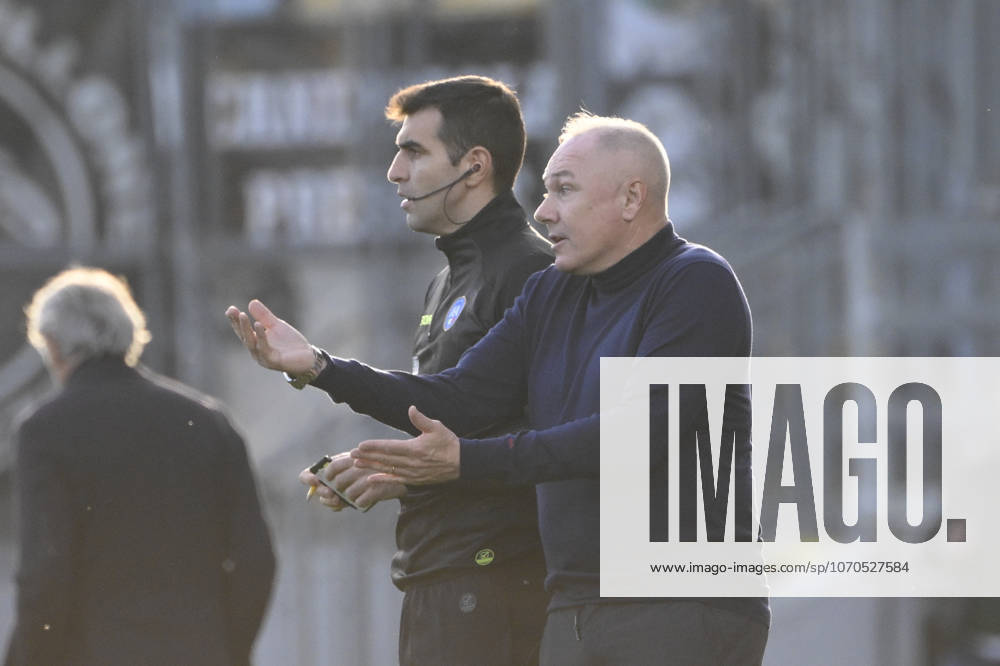 Frosinone s head coach Massimiliano Alvini during the Serie BKT soccer match between Frosinone and Spezia at the Frosinones Benito Stirpe stadium, Italy - Saturday, December 20, 2025 - Soccer ( Photo by Fabrizio Corradetti LaPresse )