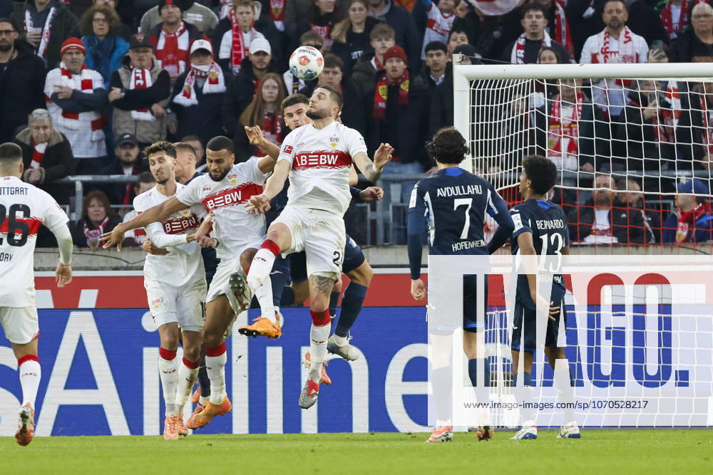 Im Strafraum von TSG Hoffenheim , Deutschland, Fussball, 1. Bundesliga, 15.Spieltag, 2025 2026, VfB Stuttgart vs. TSG 1899 Hoffenheim, 20.12.2025, MHP Arena, Stuttgart, Deutschland Stuttgart MHP Arena Baden-Württemberg Deutschland