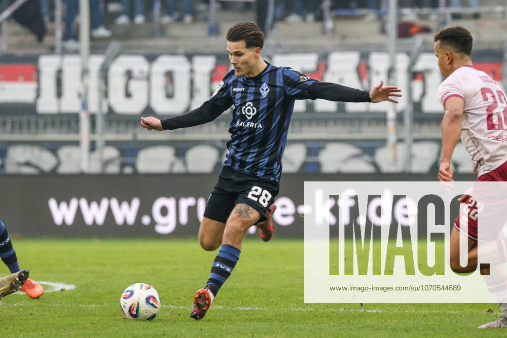 Diego Michel (SV Waldhof Mannheim, 28) Fussball: 3. Liga, 19. Spieltag, SV Waldhof Mannheim vs. FC Ingolstadt 04 am 20.12.2025 in Mannheim (Carl-Benz-Stadion), Deutschland Mannheim Carl-Benz-Stadion Deutschland