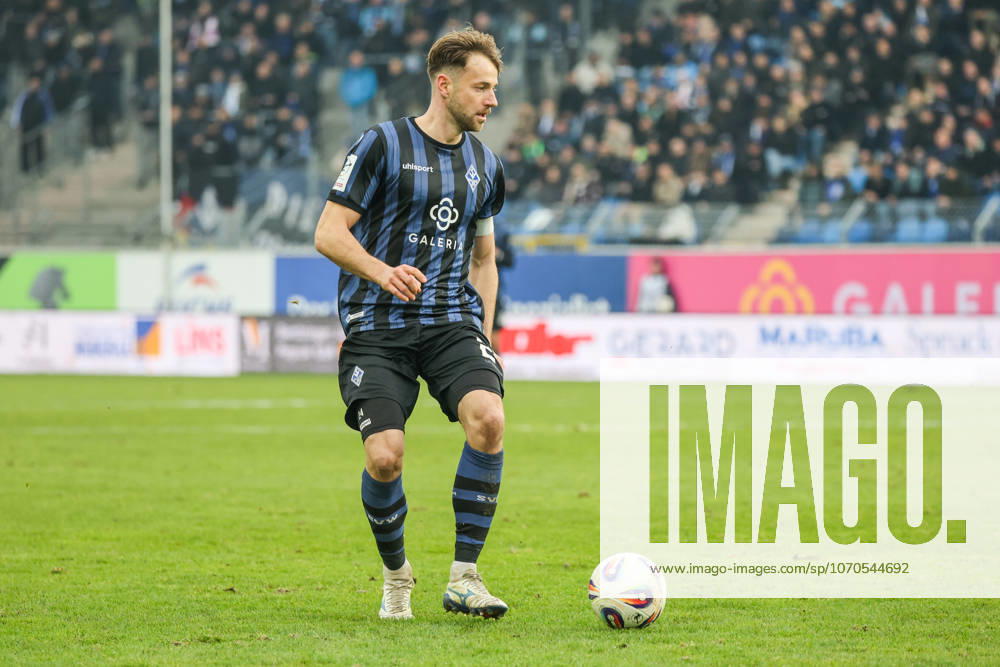 Lukas Klünter (SV Waldhof Mannheim, 24) Fussball: 3. Liga, 19. Spieltag, SV Waldhof Mannheim vs. FC Ingolstadt 04 am 20.12.2025 in Mannheim (Carl-Benz-Stadion), Deutschland Mannheim Carl-Benz-Stadion Deutschland