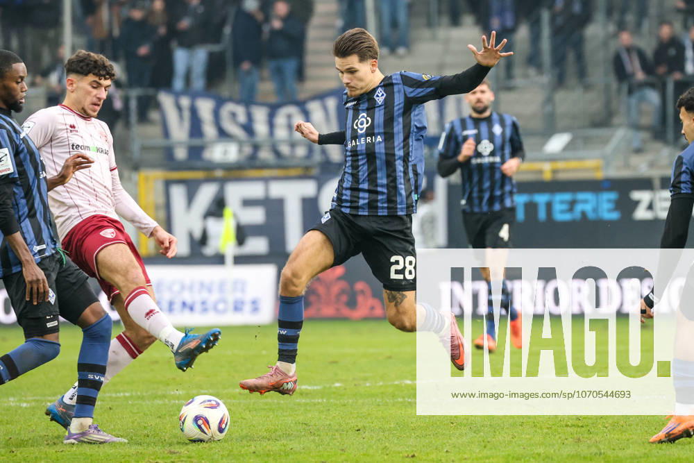 Diego Michel (SV Waldhof Mannheim, 28) Fussball: 3. Liga, 19. Spieltag, SV Waldhof Mannheim vs. FC Ingolstadt 04 am 20.12.2025 in Mannheim (Carl-Benz-Stadion), Deutschland Mannheim Carl-Benz-Stadion Deutschland