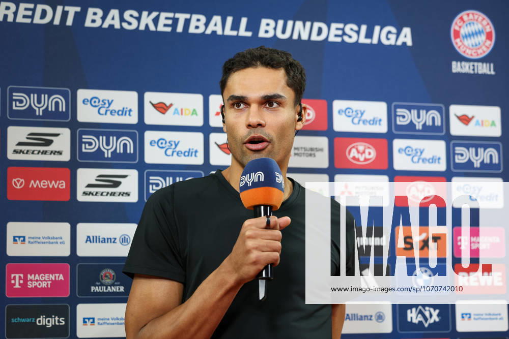 Oscar da Silva (FC Bayern Basketball, 01) beim Interview vor dem Spiel, GER, FC Bayern Basketball vs. Vet Concept Gladiators Trier, Basketball, easycredit Basketball Bundesliga, 11. Spieltag, Saison 2025 2026, 28.12.2025, GER, FC Bayern Basketball vs. Vet Concept Gladiators Trier, Basketball, easycredit Basketball Bundesliga, 11. Spieltag, Saison 2025 2026, 28.12.2025 Muenchen