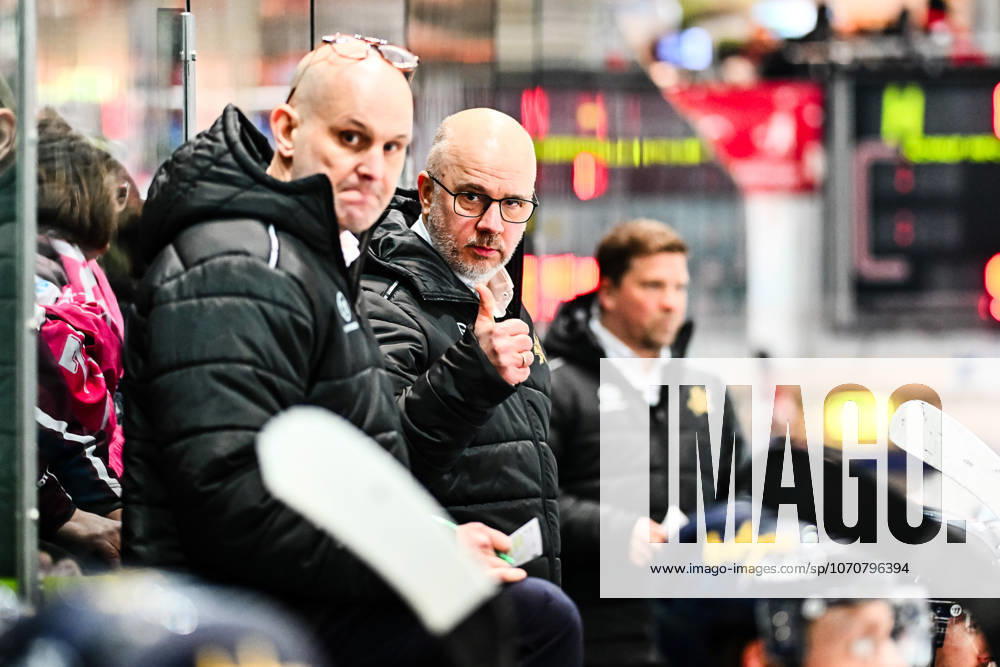 Stefan Nyman (Cheftrainer, Headcoach, Iserlohn Roosters), Feature, Symbolfoto, GER, Iserlohn Roosters vs. Koeler Haie, Eishockey, Penny-DEL, 34. Spieltag, Spielzeit 2025 2026, 30.12.2025, GER, Iserlohn Roosters vs. Koeler Haie, Eishockey, Penny-DEL, 34. Spieltag, Spielzeit 2025 2026, 30.12.2025 Iserlohn