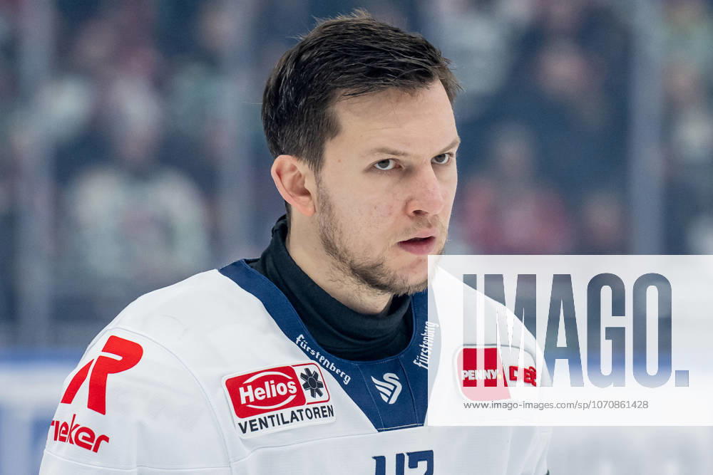 Alexander Karachun (Schwenninger Wild Wings, 47) bei den Starting Six Portrait Portraet GER, Augsburger Panther vs. Schwenninger Wild Wings, Eishockey, DEL, 35. Spieltag, Saison 2025 2026, 02.01.2026. GER, Augsburger Panther vs. Schwenninger Wild Wings, Eishockey, DEL, 35. Spieltag, Saison 2025 2026, 02.01.2026. Augsburg