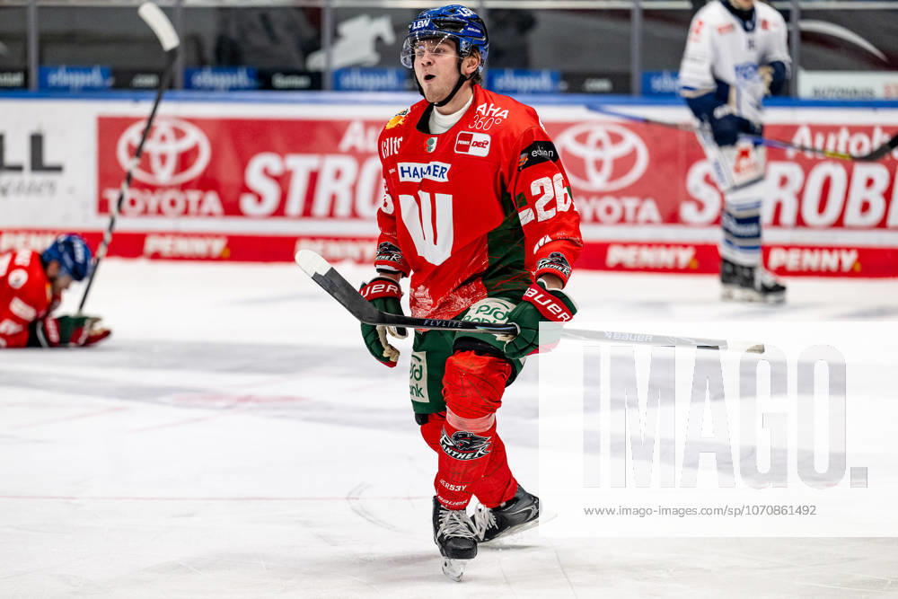 Alexander Blank (Augsburger Panther, 26) bejubelt sein Tor zum 5:2 GER, Augsburger Panther vs. Schwenninger Wild Wings, Eishockey, DEL, 35. Spieltag, Saison 2025 2026, 02.01.2026. GER, Augsburger Panther vs. Schwenninger Wild Wings, Eishockey, DEL, 35. Spieltag, Saison 2025 2026, 02.01.2026. Augsburg