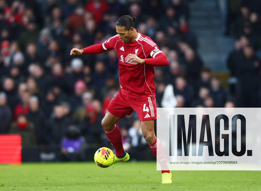 Fulham v Liverpool, English Premier League, Craven Cottage, London, UK - 04 01 2026 Virgil van Dijk of Liverpool in action during the Premier League away game against Fulham at Craven cottage London Craven Cottage London GBR, UK NEWSPAPERS OUT