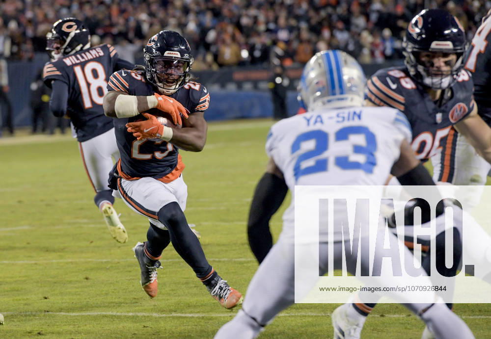 Chicago Bears running back Kyle Monangai (25) runs the ball in for the 2 point conversion in the fourth quarter against the Detroit Lions at Soldier Field in Chicago on Sunday, January 4, 2026. The Lion defeated the Bears 19-16. CHI20260104118 MARKxBLACK