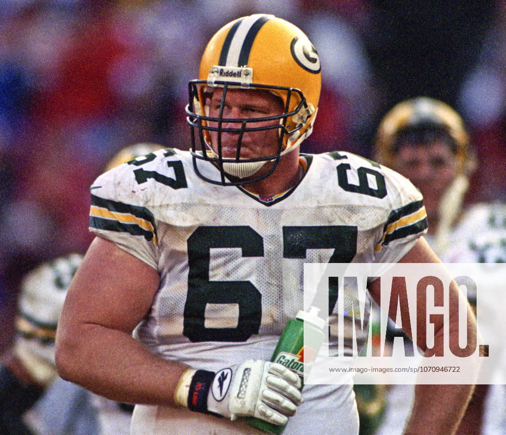 San Francisco, California, U.S - San Francisco 49ers vs. Green Bay Packers Candlestick Park Sunday, January 3, 1999. 49ers beat Packers 30-27. Green Bay Packers center Jeff Dellenbach