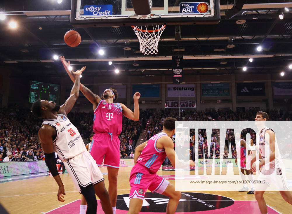 Michael Kessens Telekom Baskets Bonn vs. BMA365 Bamberg Baskets 14. Speiltag - Saison 2025 26
