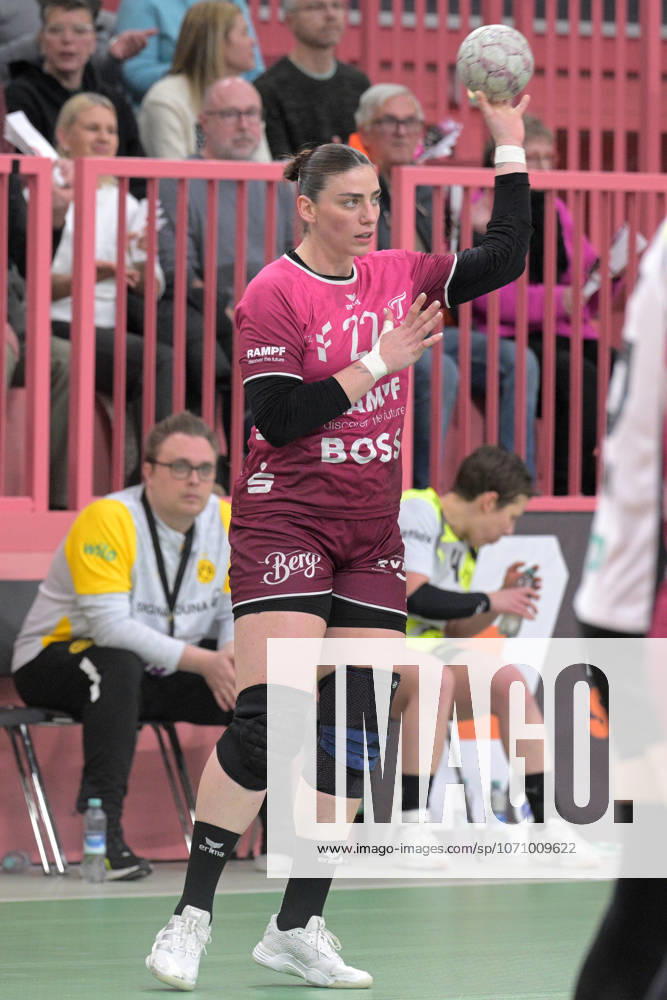 Gabriela Clausson Bitolo (TusSies Metzingen, 22) TusSies Metzingen vs. BVB Borussia Dortmund Handball, Handball, Alsco HBF, 12.Ligaspieltag, Saison 2025 2026, 07.01.2026 TusSies Metzingen vs. BVB Borussia Dortmund Handball, Handball, Alsco HBF, 12.Ligaspieltag, Saison 2025 2026, 07.01.2026 Tuebingen