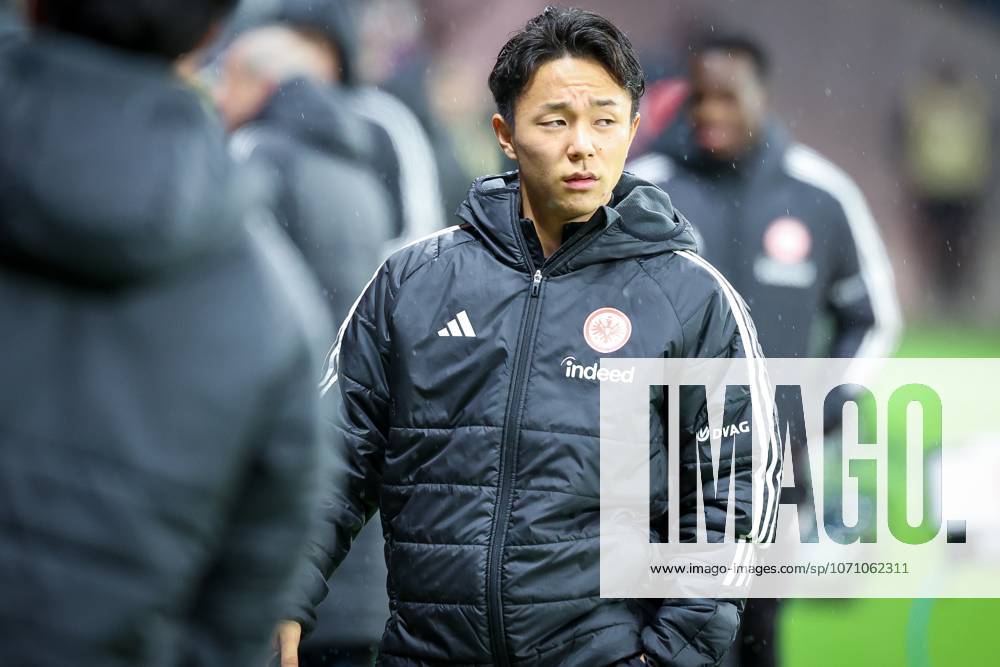 Keita Kosugi 26 (Eintracht Frankfurt), Eintracht Frankfurt vs. Borussia Dortmund, Fussball, Maenner, Bundesliga, Saison 2025 2026, Hinrunde, 16 Spieltag, 09.01.2026 DFB regulations prohibit any use of photographs as image sequences and or quasi-video Dortmund Hessen Deutschland