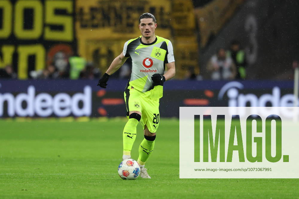 Marcel Sabitzer (Borussia Dortmund) in aktion, in action, during the 1.Bundesliga match between Eintracht Frankfurt and Borussia Dortmund at Deutsche Bank Park in Frankfurt, Germany on January 09, 2026