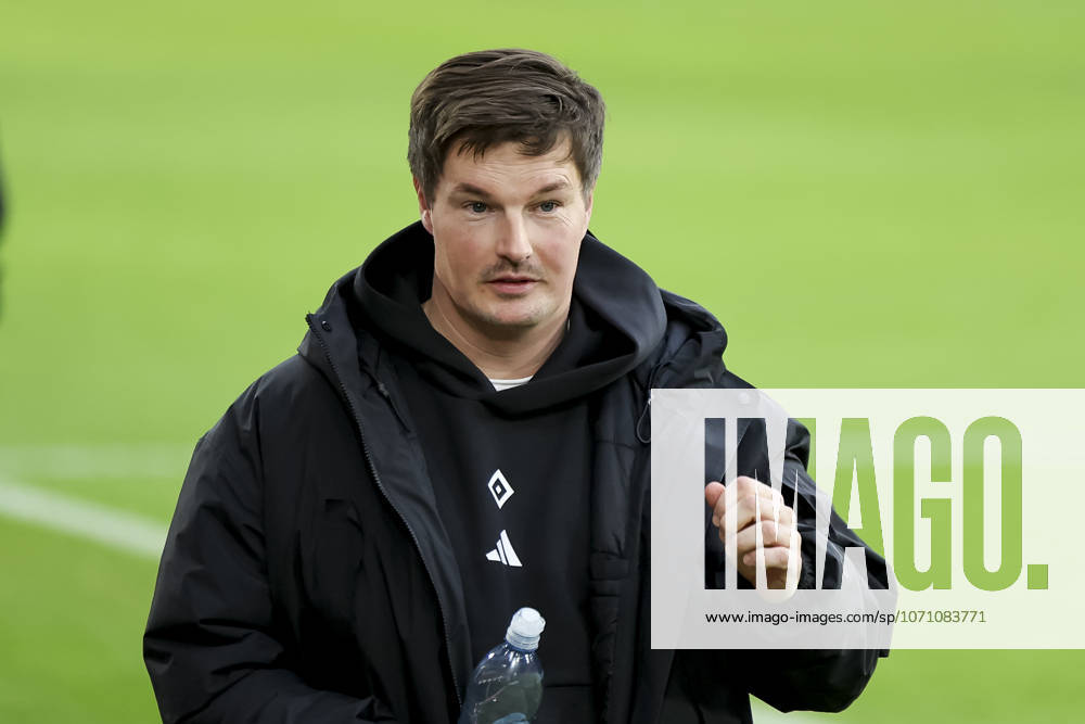 Merlin Polzin (Hamburger SV, Trainer) , Deutschland, Fussball, 1. Bundesliga, 16.Spieltag, 2025 2026, SC Freiburg vs. Hamburger SV, 10.01.2026, Freiburg im Breisgau Europa-Park Stadion Deutschland
