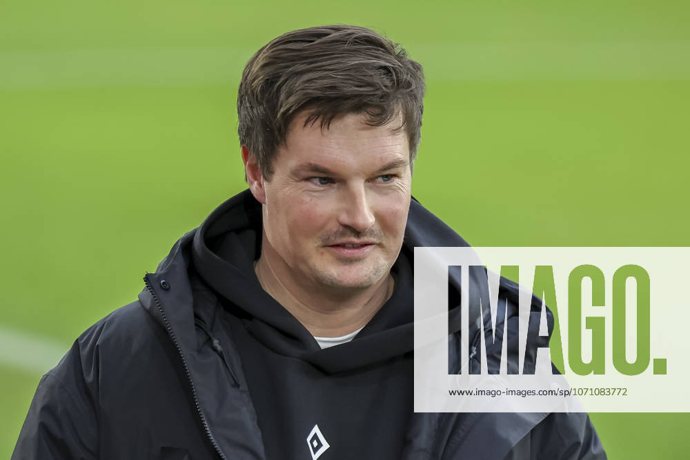 Merlin Polzin (Hamburger SV, Trainer) , Deutschland, Fussball, 1. Bundesliga, 16.Spieltag, 2025 2026, SC Freiburg vs. Hamburger SV, 10.01.2026, Freiburg im Breisgau Europa-Park Stadion Deutschland