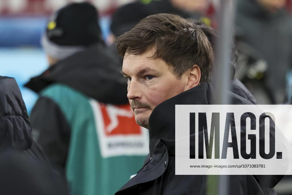 Merlin Polzin (Hamburger SV, Trainer) , Deutschland, Fussball, 1. Bundesliga, 16.Spieltag, 2025 2026, SC Freiburg vs. Hamburger SV, 10.01.2026, Freiburg im Breisgau Europa-Park Stadion Deutschland