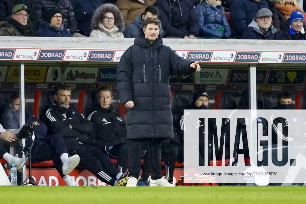 Merlin Polzin (Hamburger SV, Trainer) , Deutschland, Fussball, 1. Bundesliga, 16.Spieltag, 2025 2026, SC Freiburg vs. Hamburger SV, 10.01.2026, Freiburg im Breisgau Europa-Park Stadion Deutschland