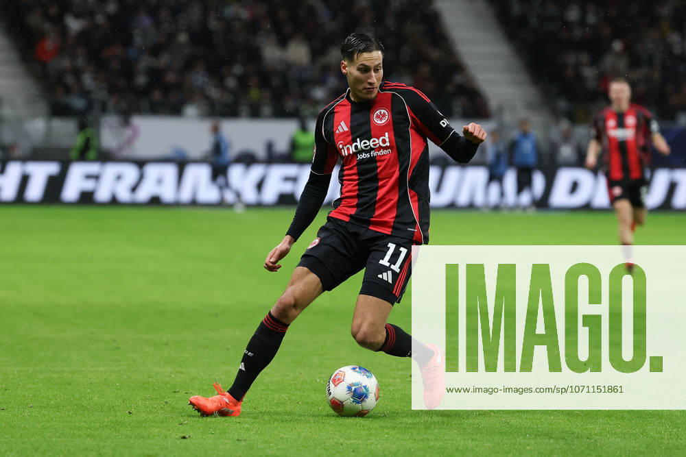 Younes Ebnoutalib (Eintracht Frankfurt) in action, controls the ball during the 1.Bundesliga match between Eintracht Frankfurt and Borussia Dortmund at Deutsche Bank Park in Frankfurt, Germany on January 09, 2026
